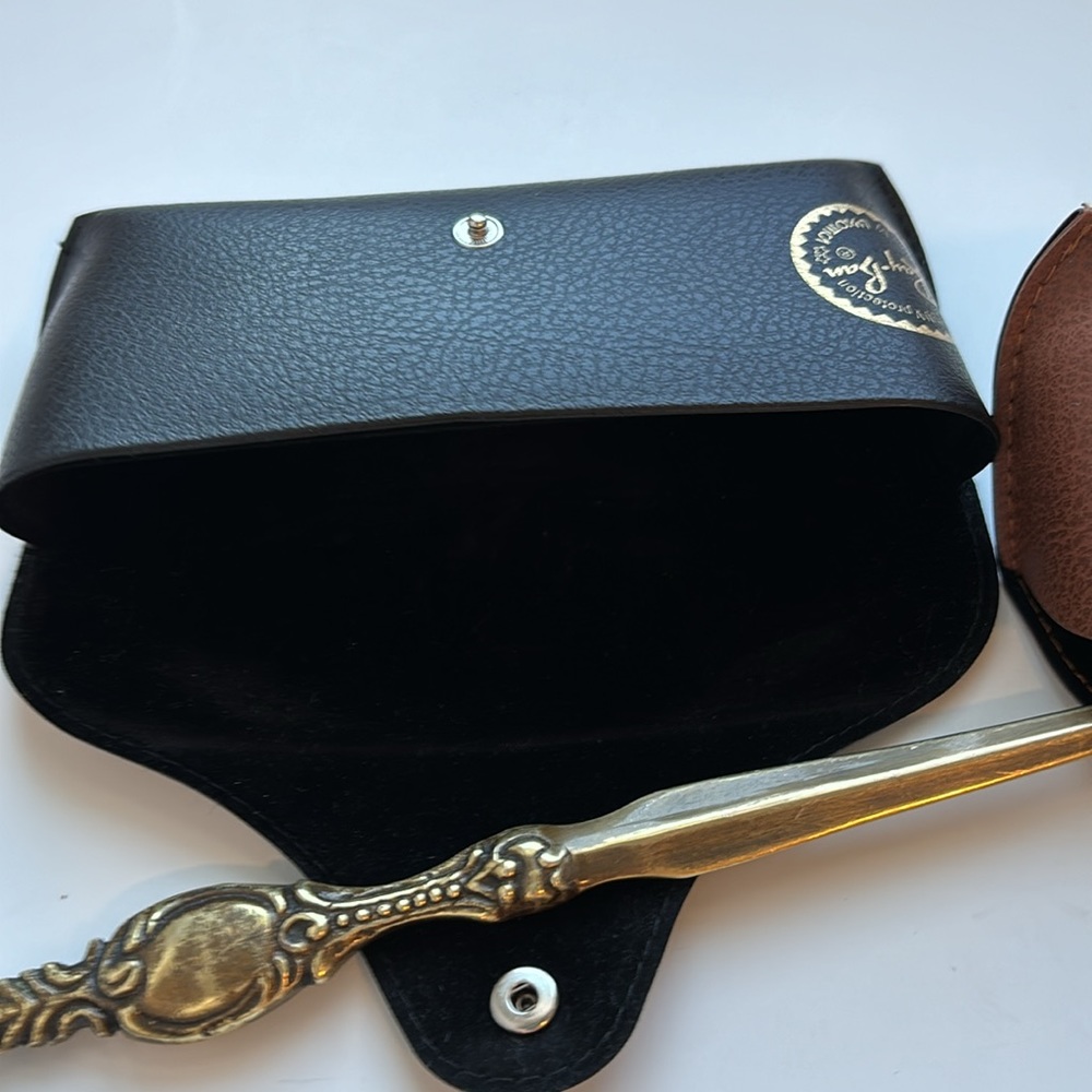 Two Ray-Ban glasses cases. Black & brown. Excellent condition - Picture 4 of 4